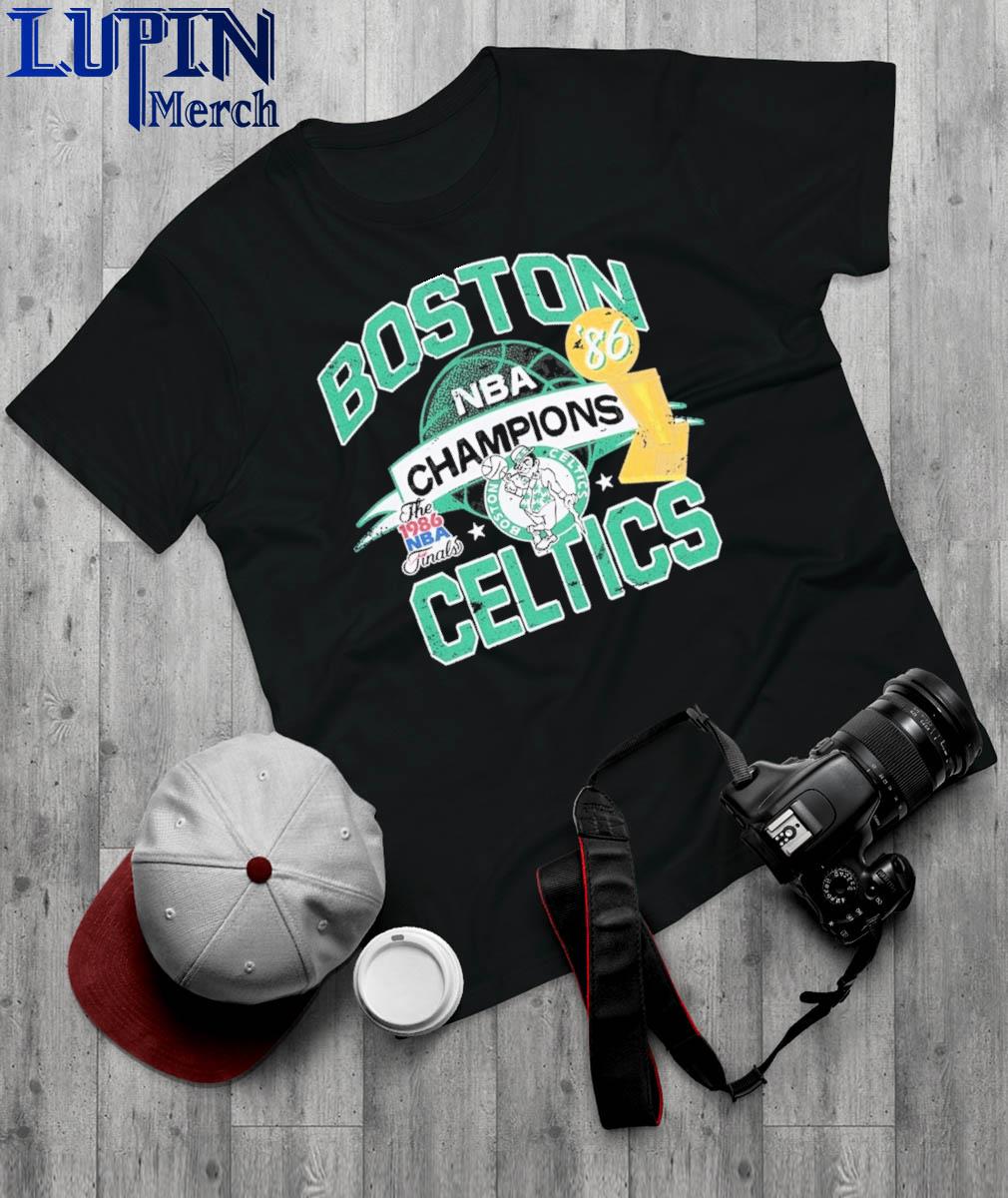 Logo Boston celtics mitchell and ness NBA champs history vintage